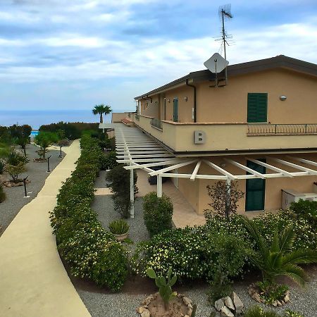 Chic Apartment In Parghelia Italy ภายนอก รูปภาพ
